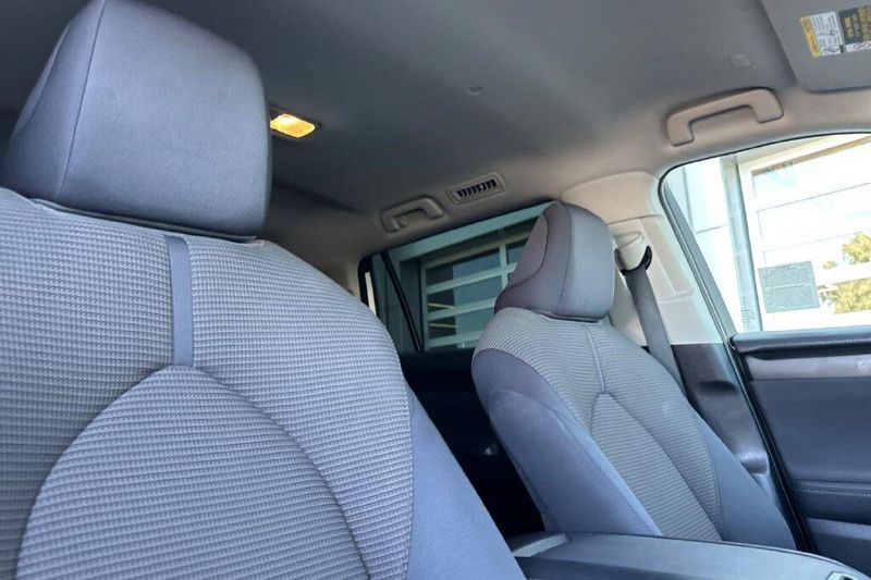 Used 2023 Toyota Highlander Hybrid LEImage 15