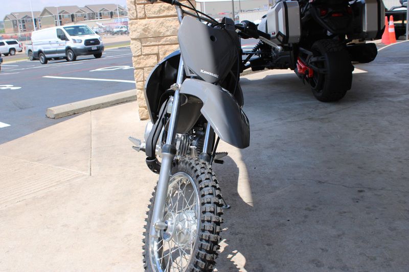 2025 Kawasaki KLX110R L BATTLE GRAY Image 2