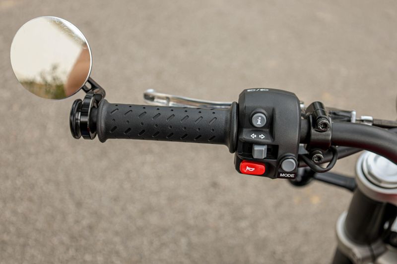 USED 2023 TRIUMPH SPEED TWIN1200 Image 24