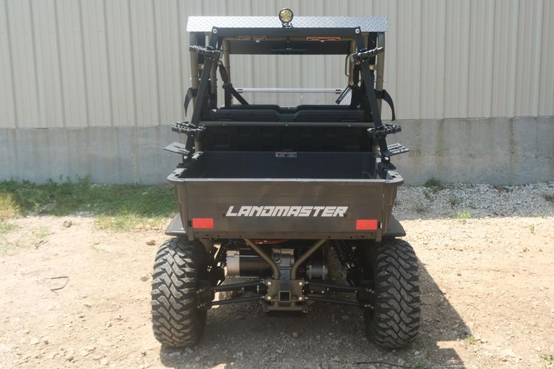 2025 LANDMASTER AMP CREW CAB WILDERNESS EDITION FOREST GREEN Image 9