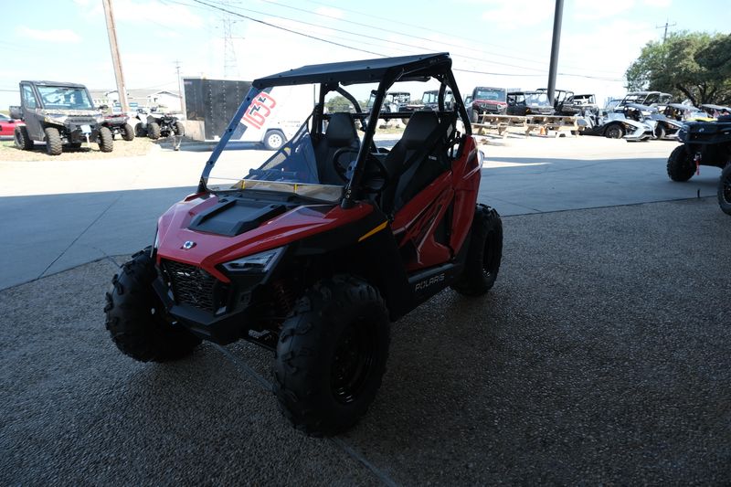 2025 Polaris RZR 200 EFI INDY REDImage 7