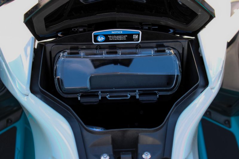 2025 SEADOO GTI SE 130 WITH SOUND SYSTEM IDF TEAL BLUE AND MANTA GREEN Image 11