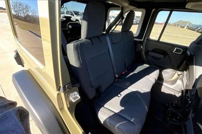 2025 Jeep Wrangler 4-door RubiconImage 14