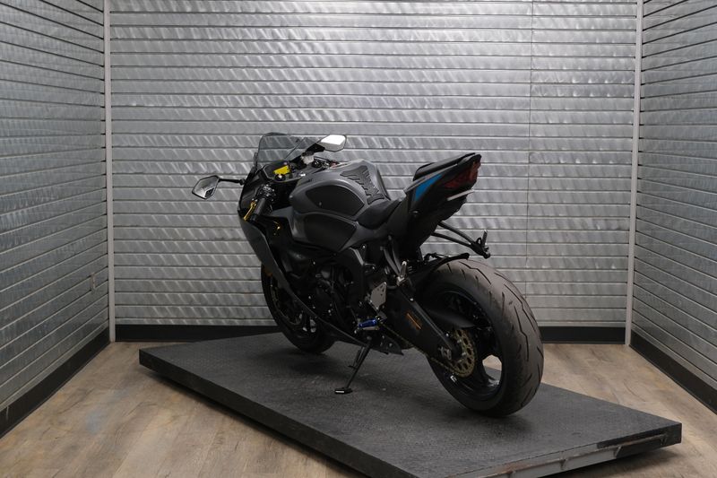 USED 2025 KAWASAKI NINJA ZX6R ABS Image 5