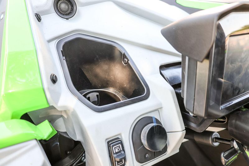 NEW 2026 KAWASAKI TERYX4 H2 DELUXE ES Image 7