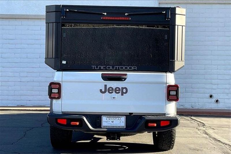 2025 Jeep Gladiator Mojave photo 3