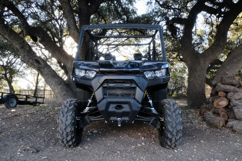 2025 Can-Am DEFENDER MAX DPS HD10 STEALTH BLACKImage 21