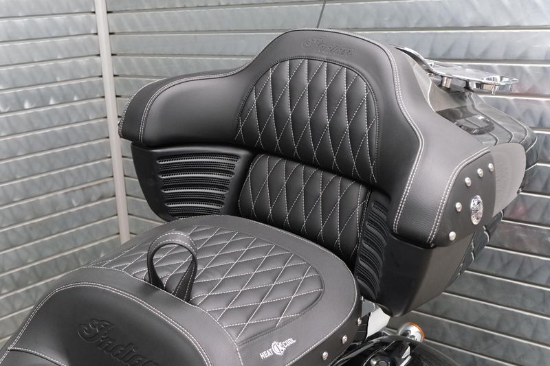 NEW 2025 INDIAN MOTORCYCLE ROADMASTER WITH POWERBAND AUDIO PACKAGE BLACK Image 15