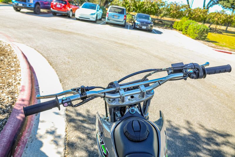 2025 Kawasaki KLX230R S  BATTLE GRAY Image 5