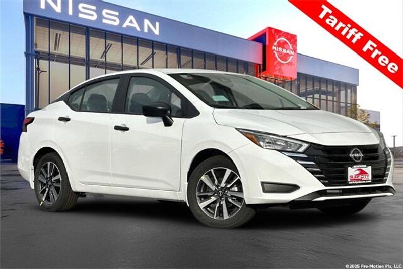 2025 Nissan Versa 1.6 SImage 1