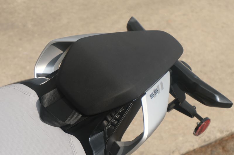 2025 CFMOTO 675 SS NEBULA BLACK Image 17