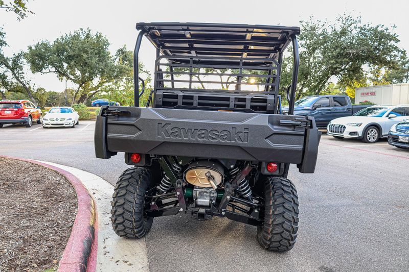 2025 Kawasaki MULE PROFXT 1000 LE ICE GRAYImage 2