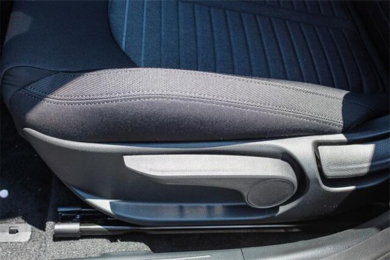 New 2025 Kia K5 LXSImage 22