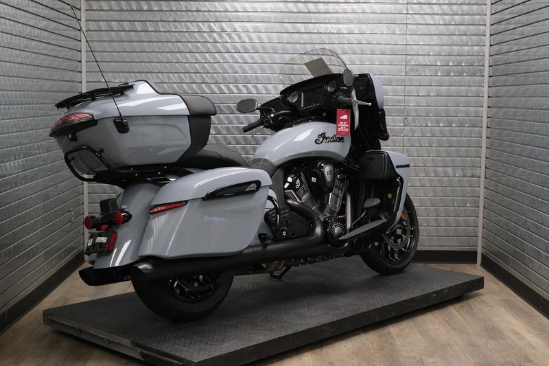 NEW 2025 INDIAN MOTORCYCLE ROADMASTER POWERPLUS DARK HORSE Image 3