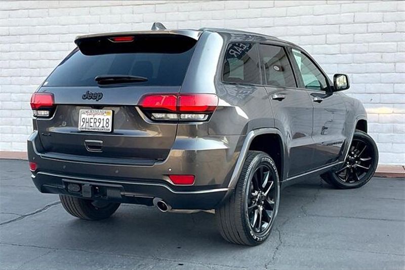 2021 Jeep Grand Cherokee Laredo XImage 13