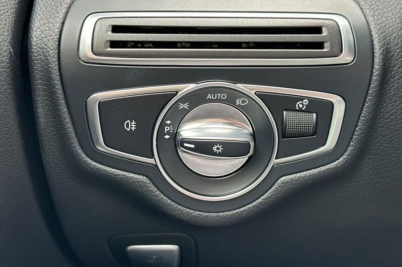 2021 Mercedes-Benz C-Class C 300Image 31