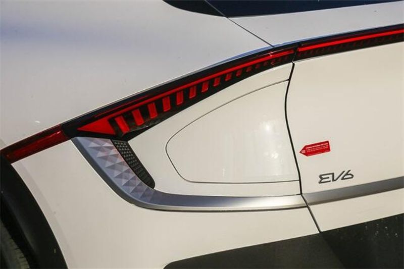 2025 Kia EV6 LightImage 18
