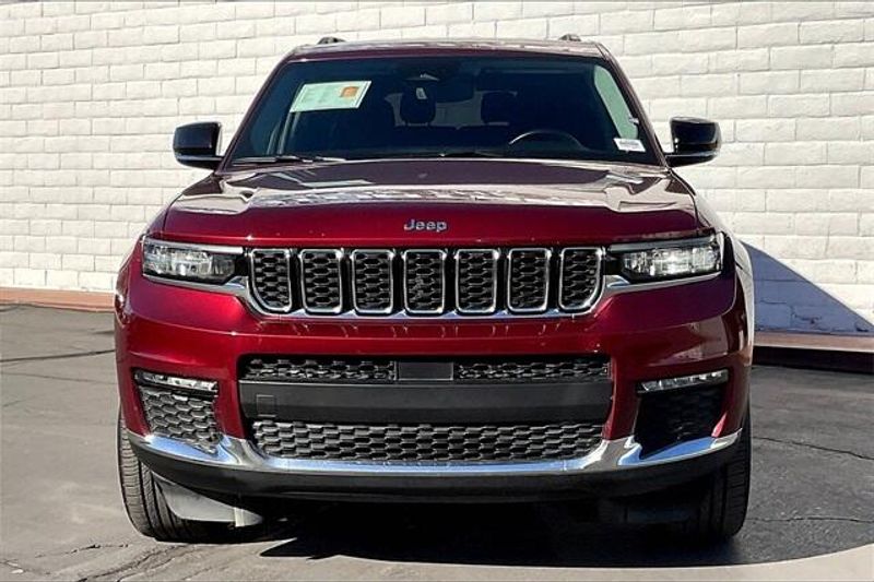 2021 Jeep Grand Cherokee Limited photo 2