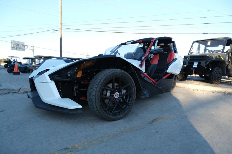 2016 Polaris SLINGSHOT SL LE WHITE PEARLImage 29