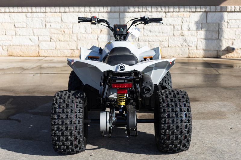 2025 Can-Am RENEGADE 110 EFI CATALYST GRAY AND NEO YELLOWImage 4