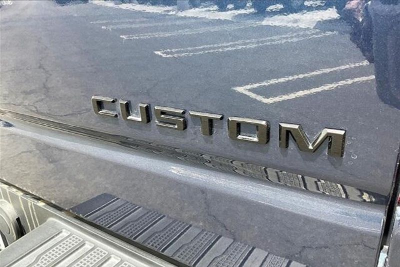 2021 Chevrolet Silverado 1500 CustomImage 7
