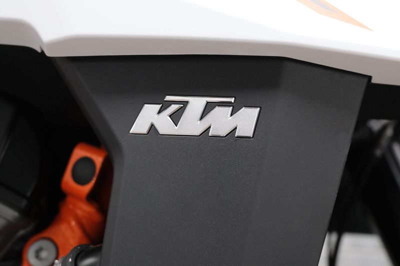 NEW 2026 KTM 990 DUKE R Image 13