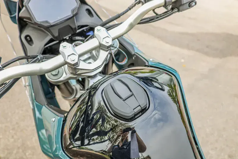 NEW 2026 KAWASAKI KLE 500 SE ABS Image 10