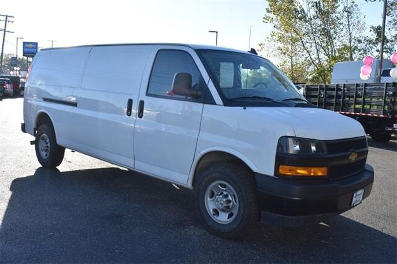 2023 Chevrolet Express 2500 Work VanImage 11