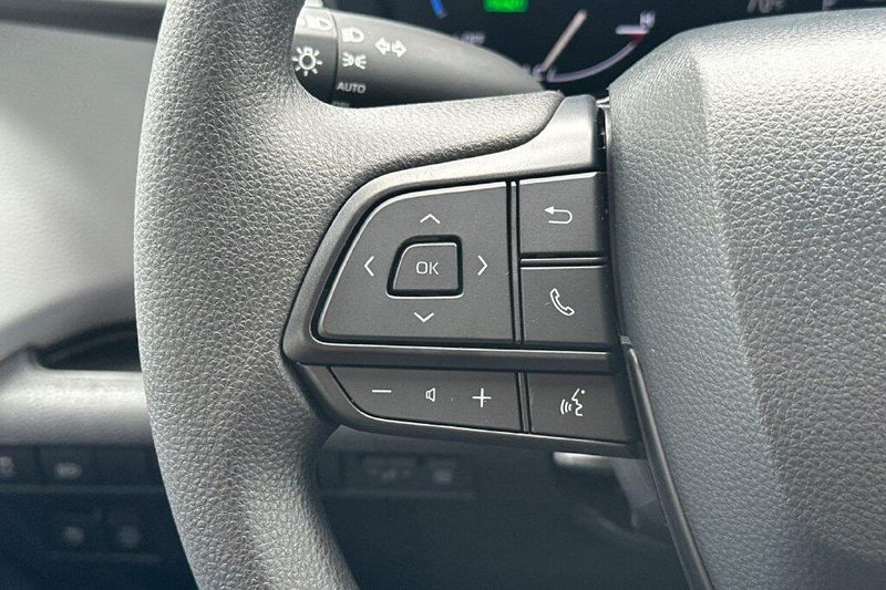 New 2026 Toyota Sienna LEImage 27