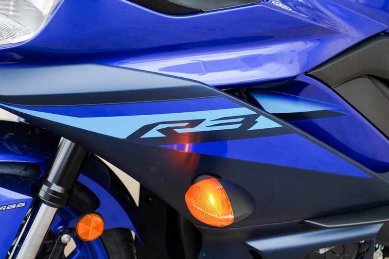2024 Yamaha YZFR3 ABS TEAM BLUEImage 14