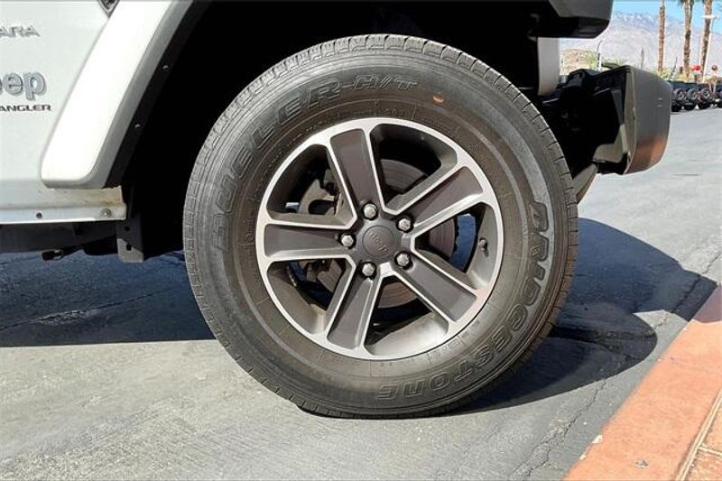 Used 2023 Jeep Wrangler SaharaImage 7