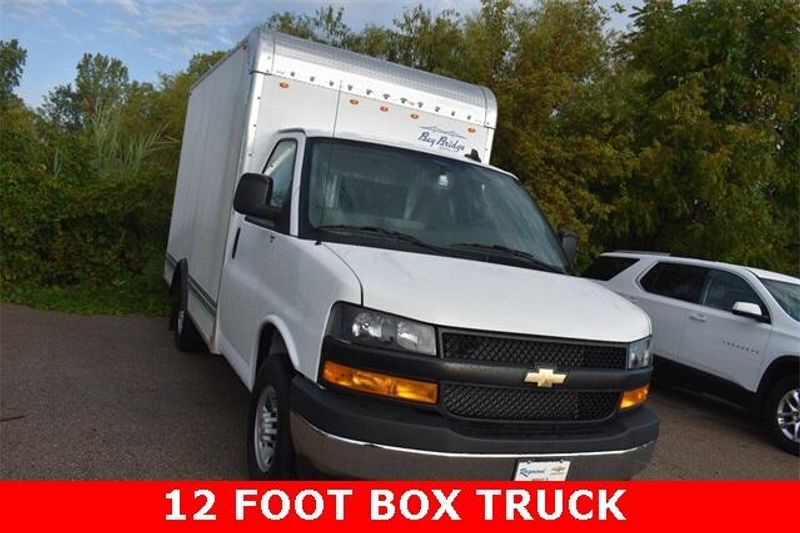 New 2025 Chevrolet Express 3500 Work VanImage 6