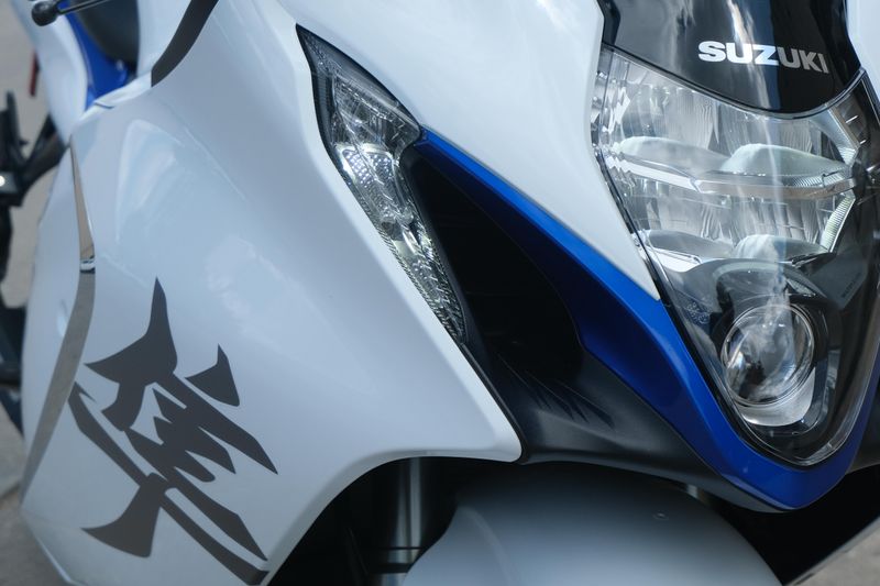 2023 Suzuki HAYABUSA WHITE Image 26