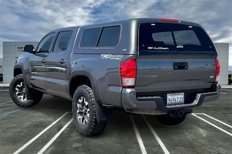 2017 Toyota Tacoma TRD Off-RoadImage 10