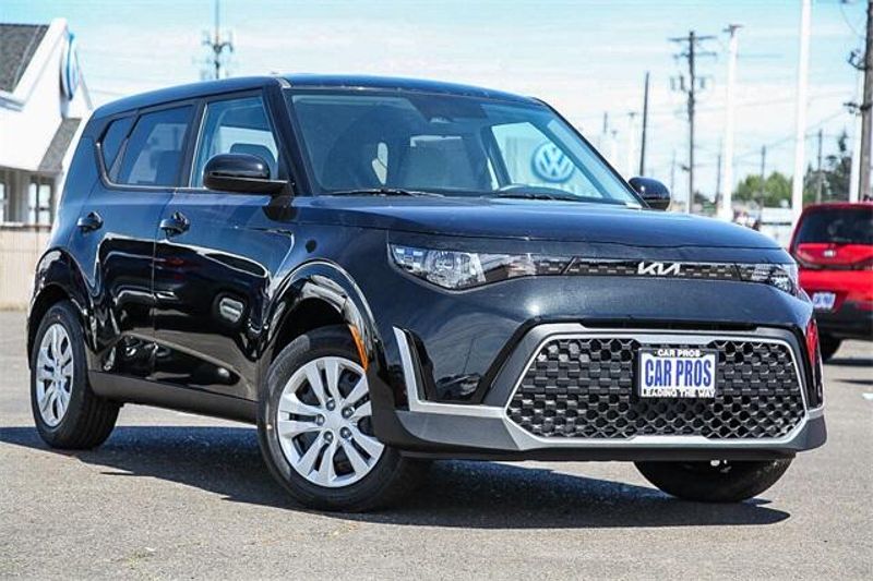 2025 Kia Soul LXImage 2