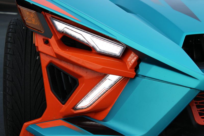 Used 2023 Polaris SLINGSHOT R MANUAL Image 11