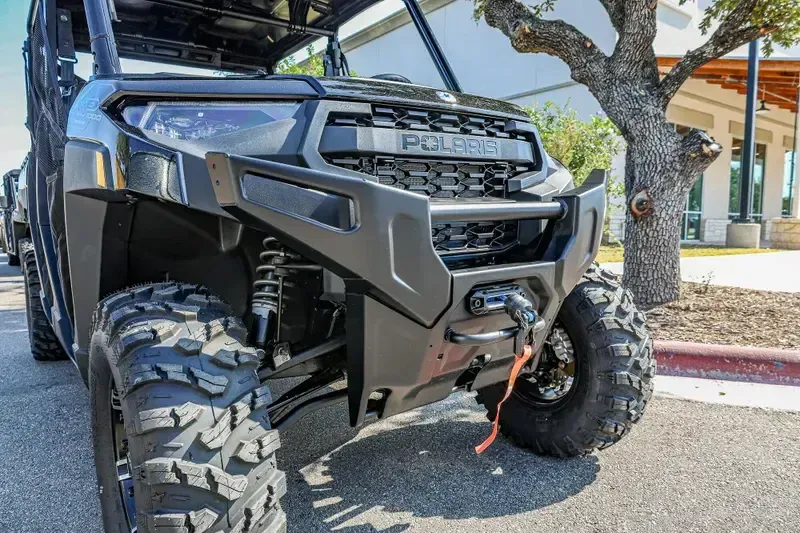 2025 Polaris RANGER CREW XP 1000 TEXAS EDITION BLACK CRYSTAL Image 10