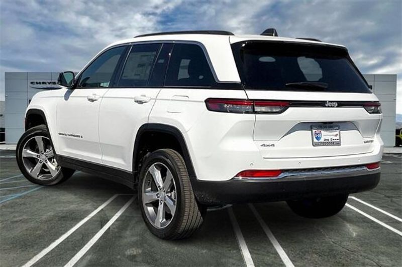 2025 Jeep Grand Cherokee Limited 4x4Image 2