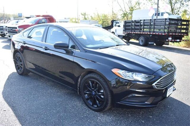 2017 Ford Fusion SEImage 10