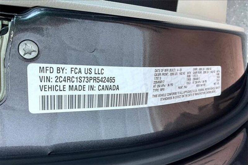 2023 Chrysler Pacifica Hybrid LimitedImage 33