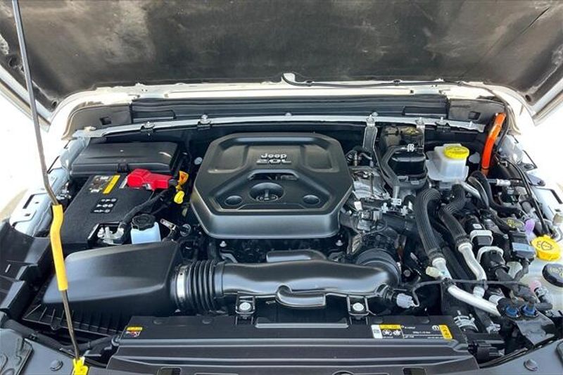 Used 2022 Jeep Wrangler 4xE Unlimited Rubicon 4xeImage 9