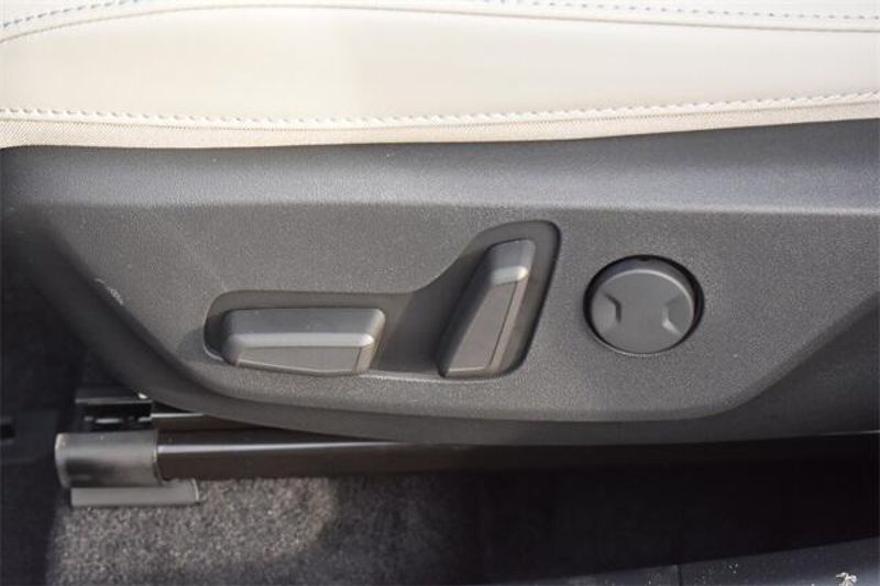 New 2025 Kia Niro EX TouringImage 21