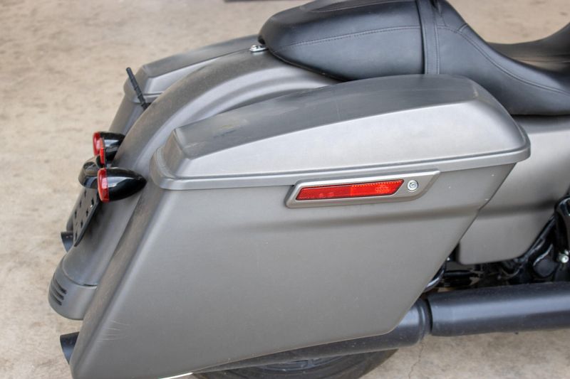 USED 2019 HARLEY STREET GLIDE SPECIAL Image 10