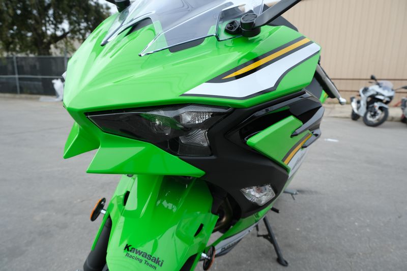 2025 Kawasaki NINJA 500 KRT EDITION LIME GREENImage 12