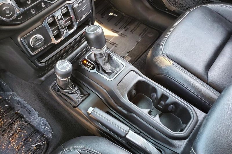 2022 Jeep Gladiator Overland photo 18