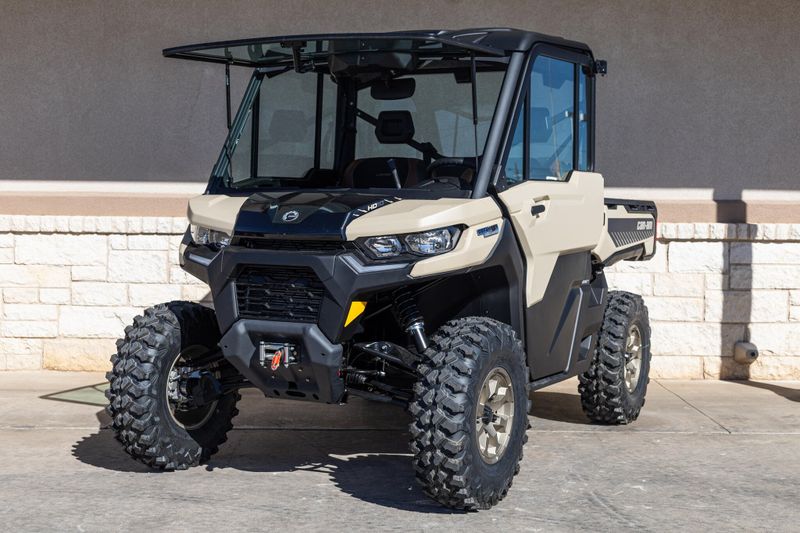 New 2025 Can-Am DEFENDER LIMITED CAB HD10 DESERT TAN AND STEALTH BLACK Image 7