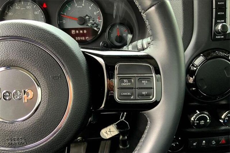 Used 2017 Jeep Wrangler JK Unlimited SaharaImage 19