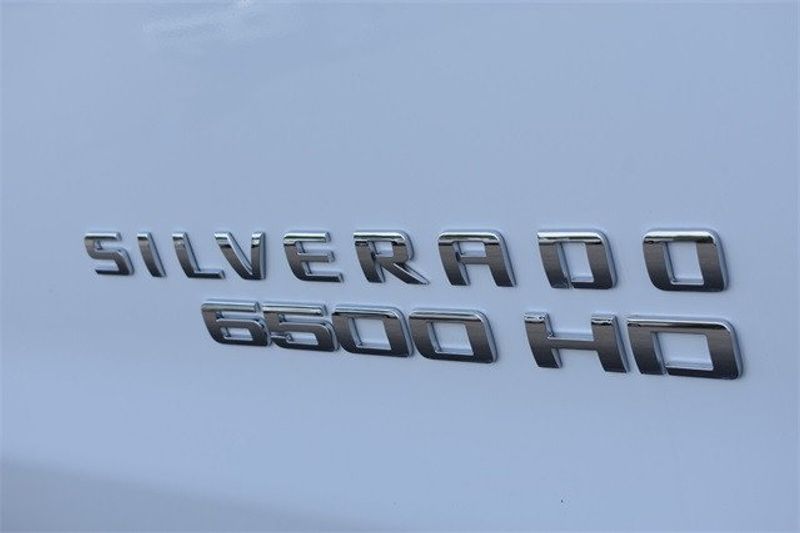 2024 Chevrolet Silverado 6500HD 1WTImage 13