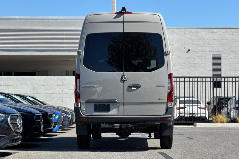 New 2026 Mercedes-Benz Sprinter 2500 Crew 144 WBImage 5