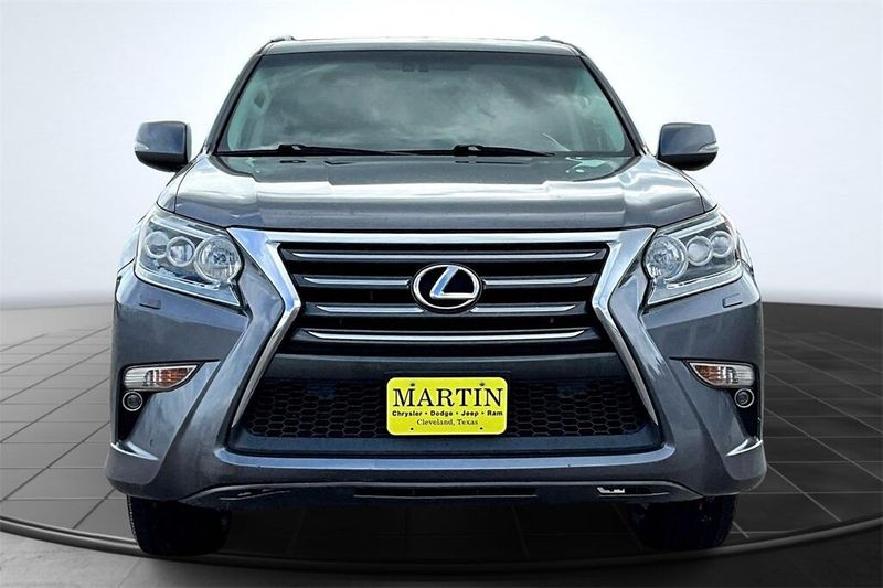 2016 Lexus GX 460 photo 3